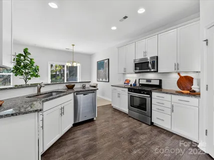 $525,000 | 2568 Royal York Avenue, Charlotte, NC 28210