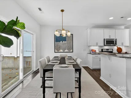 $525,000 | 2568 Royal York Avenue, Charlotte, NC 28210