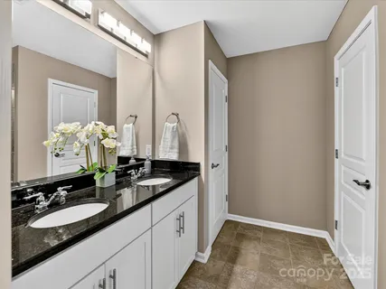 $525,000 | 2568 Royal York Avenue, Charlotte, NC 28210