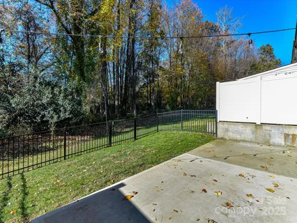 $525,000 | 2568 Royal York Avenue, Charlotte, NC 28210