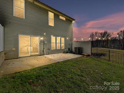 $525,000 | 2568 Royal York Avenue, Charlotte, NC 28210