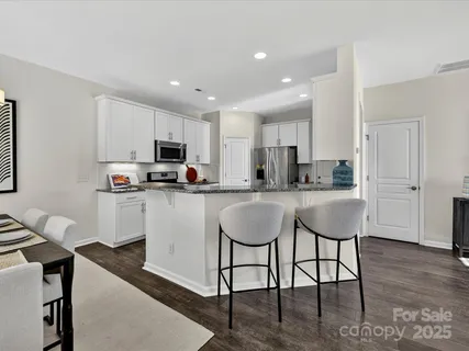 $525,000 | 2568 Royal York Avenue, Charlotte, NC 28210