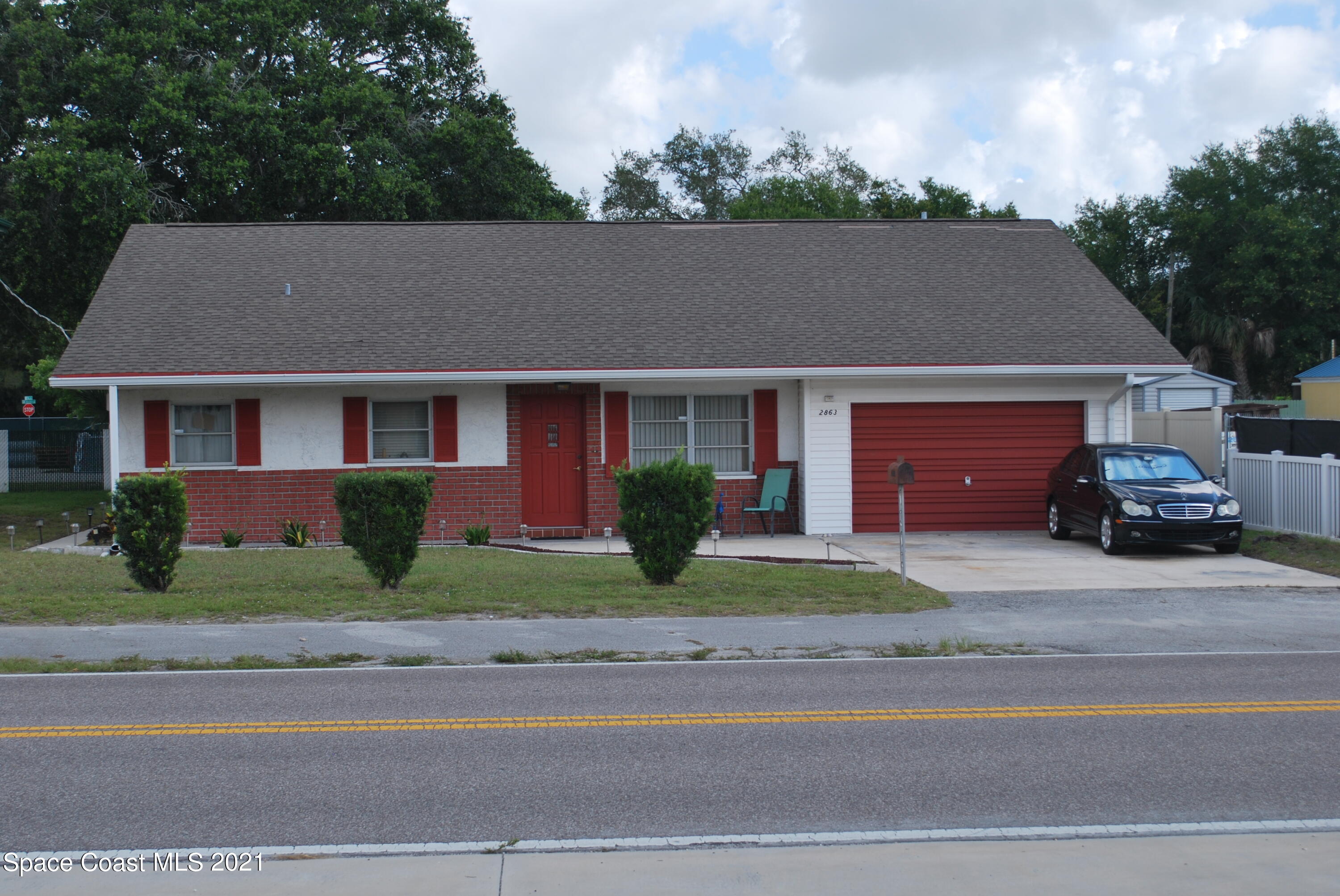2857 Palm Bay Road Northeast Palm Bay, FL 32905 - Photo 5 of 28 DSC_0006 (1)