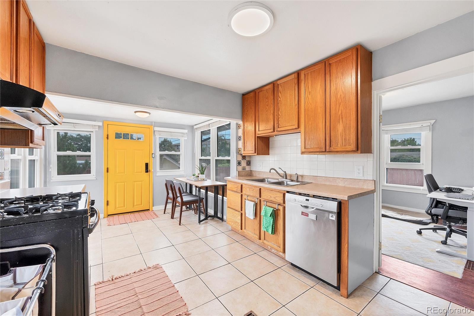 512 South Perry Street Denver, CO 80219 - Photo 9 of 30