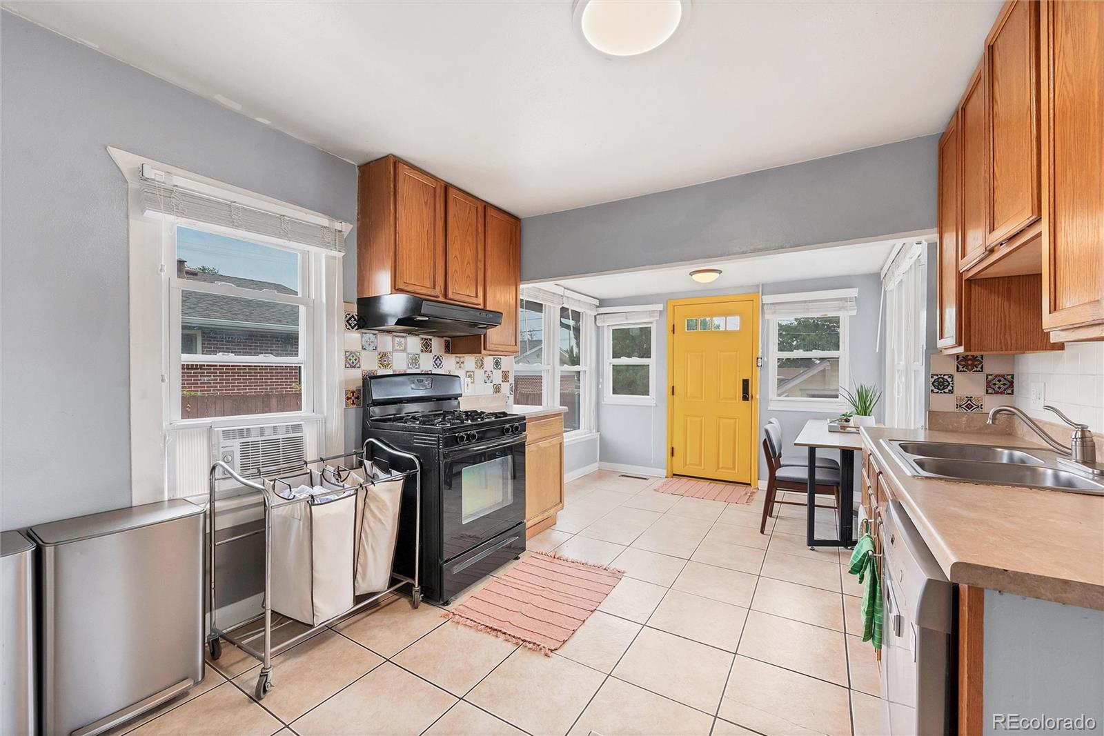 512 South Perry Street Denver, CO 80219 - Photo 10 of 30