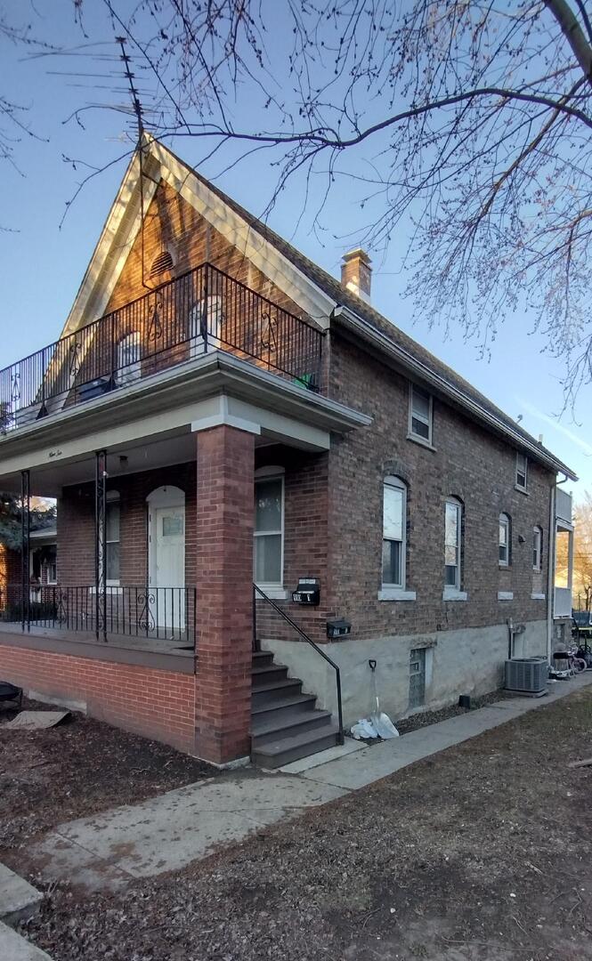 910 Summit Street Joliet, IL 60435 - Photo 3 of 15 Gallery Image 3