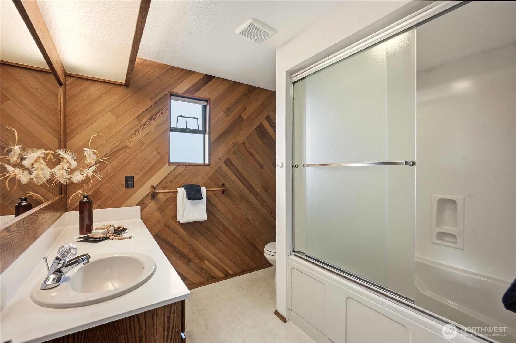 12656 Blakely Place Northwest Seattle, WA 98177 - Photo 22 of 38