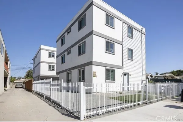 $5,500 | 2125 South West View Street, Los Angeles, CA 90016