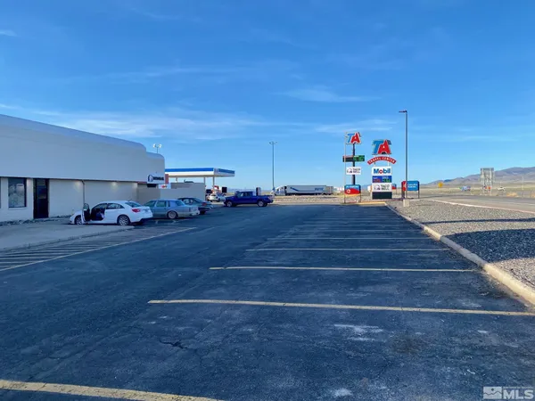 a view of a parking area