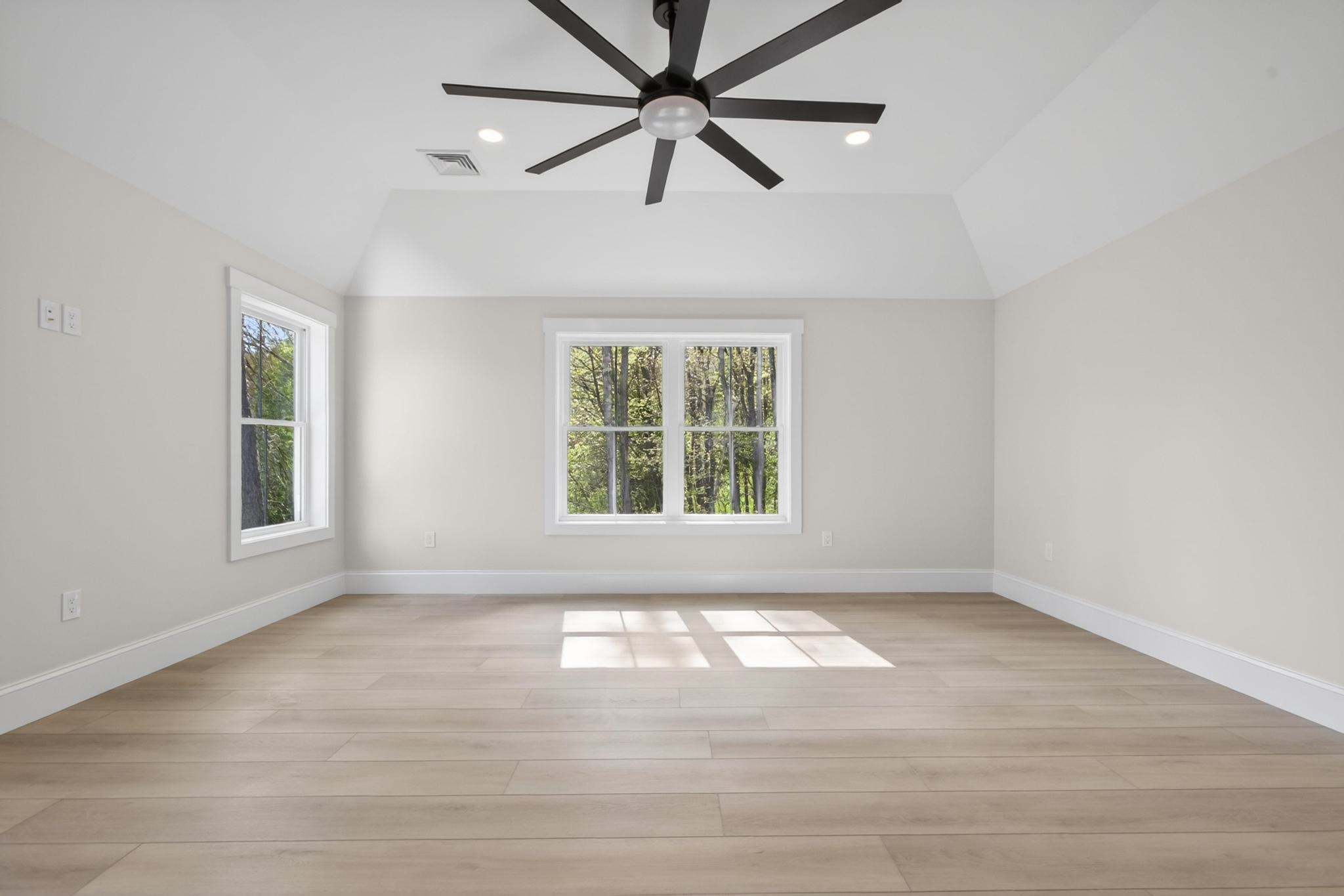 5 Highland Avenue Salem, NH 03079 - Photo 29 of 47