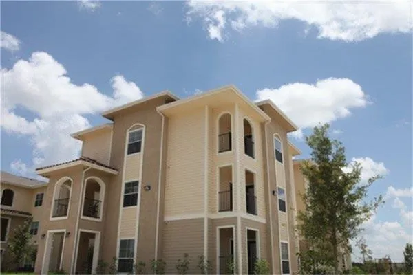 $925 | 2101 West Business 83, Weslaco, TX 78596