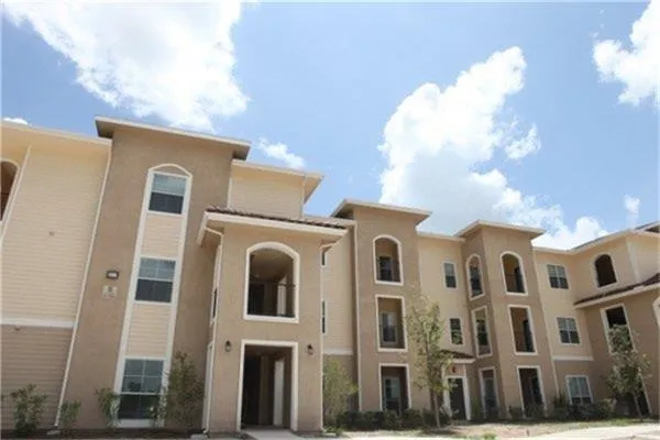 $925 | 2101 West Business 83, Weslaco, TX 78596