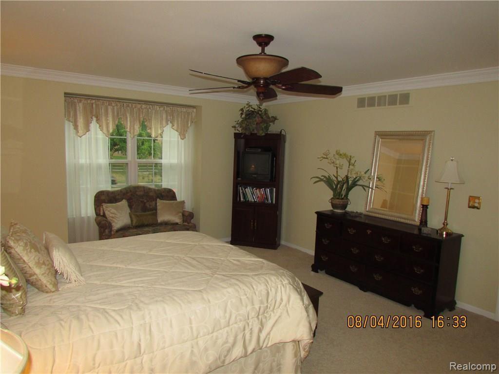 2595 Walton Blvd. Rochester, MI 48309 - Photo 15 of 43 IMG_1292.JPG