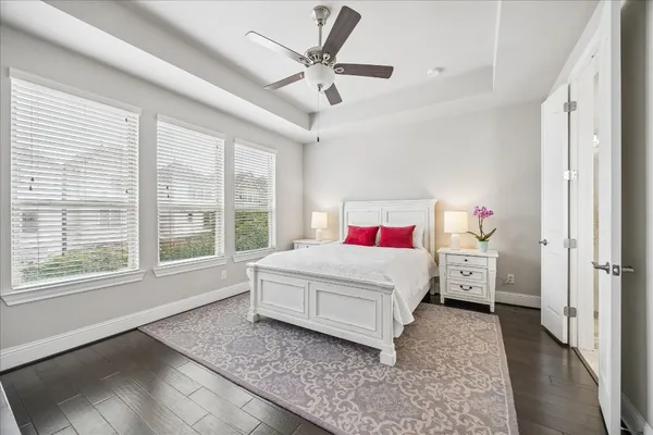 $535,000 | 1702 Oak Leaf Pass Drive, Houston, TX 77055