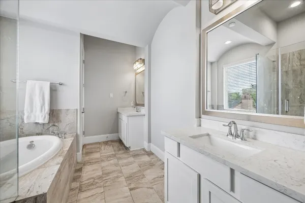 $535,000 | 1702 Oak Leaf Pass Drive, Houston, TX 77055