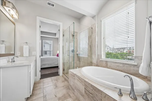 $535,000 | 1702 Oak Leaf Pass Drive, Houston, TX 77055