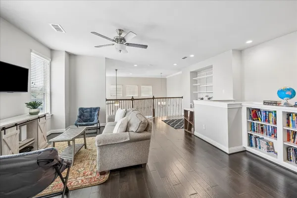 $535,000 | 1702 Oak Leaf Pass Drive, Houston, TX 77055