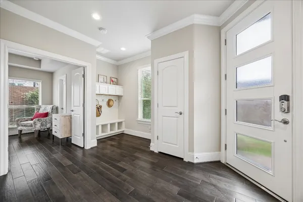 $535,000 | 1702 Oak Leaf Pass Drive, Houston, TX 77055