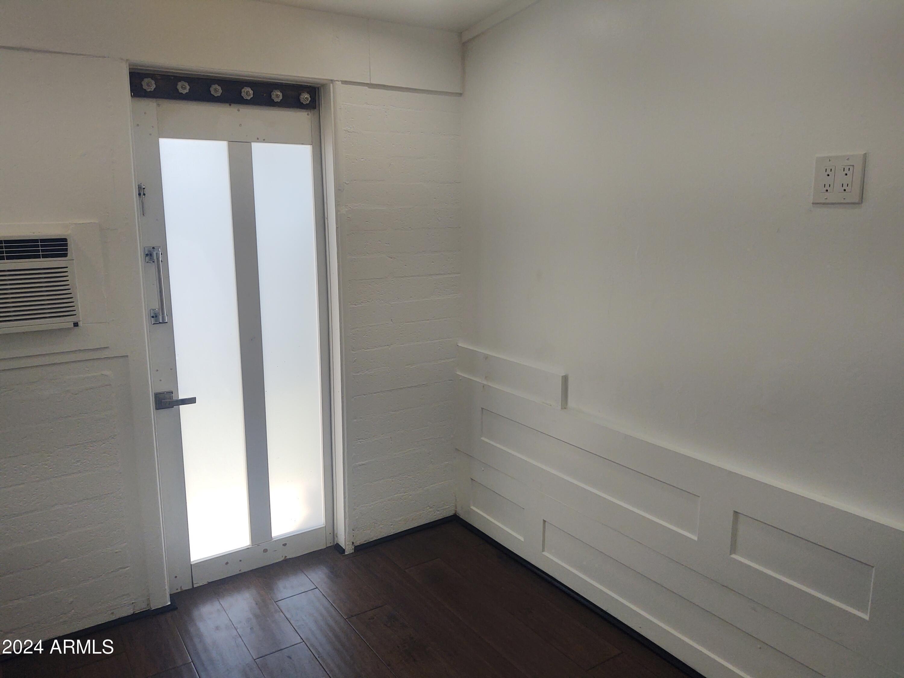 1625 East Pinchot Avenue Phoenix, AZ 85016 - Photo 5 of 6 a view of an empty room