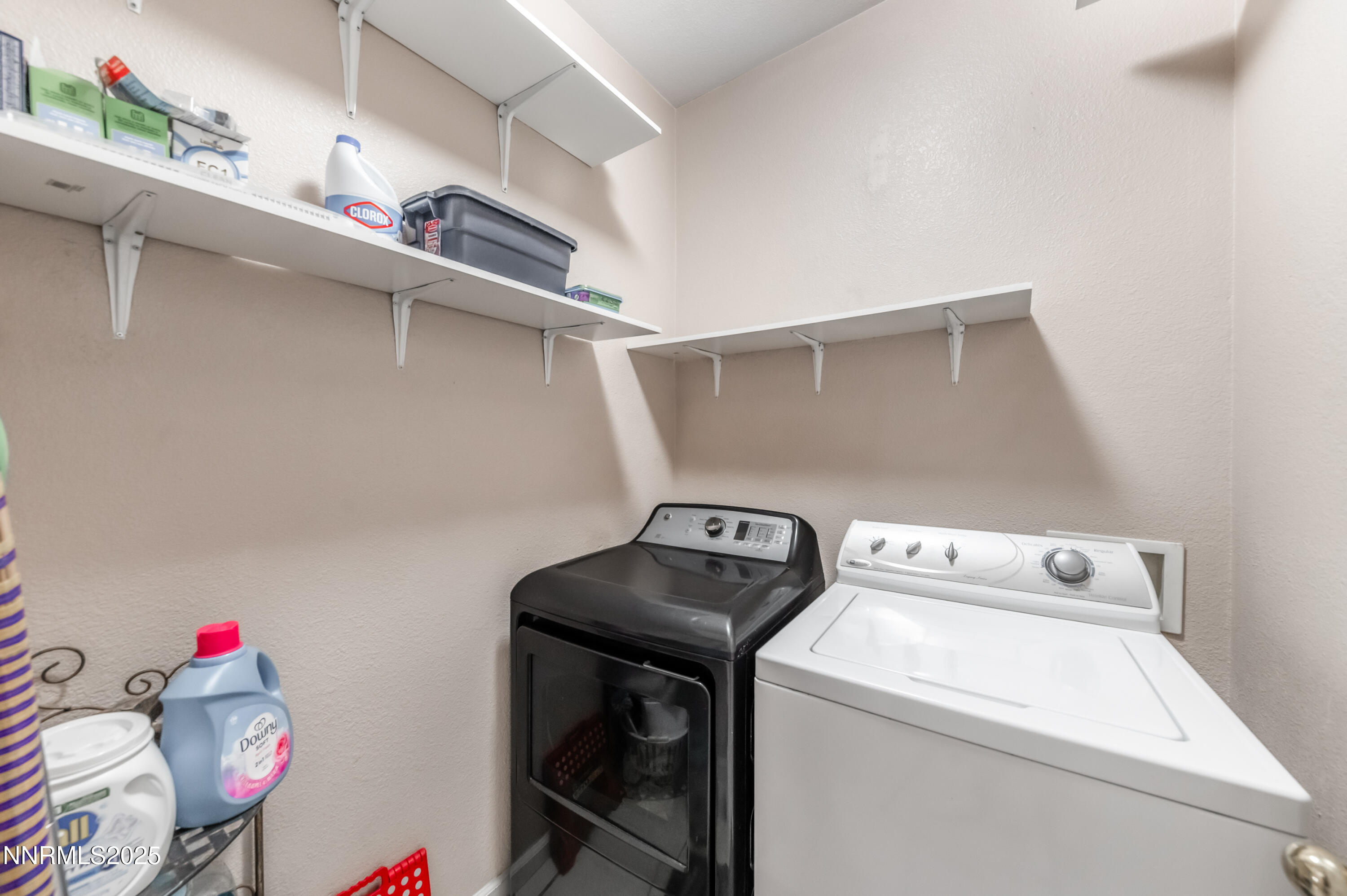 5722 Golden Eagle Drive Reno, NV 89523 - Photo 15 of 32 a utility room with dryer and washer