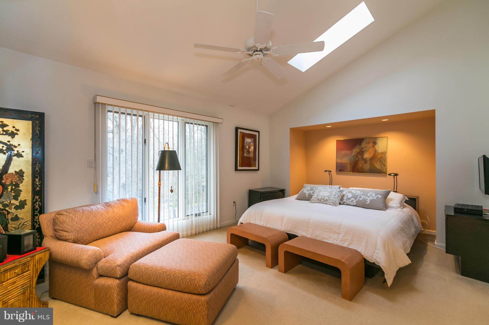 11915 State Rte 4707 Reston, VA 20191 - Photo 17 of 30 a bedroom with a bed and a couch