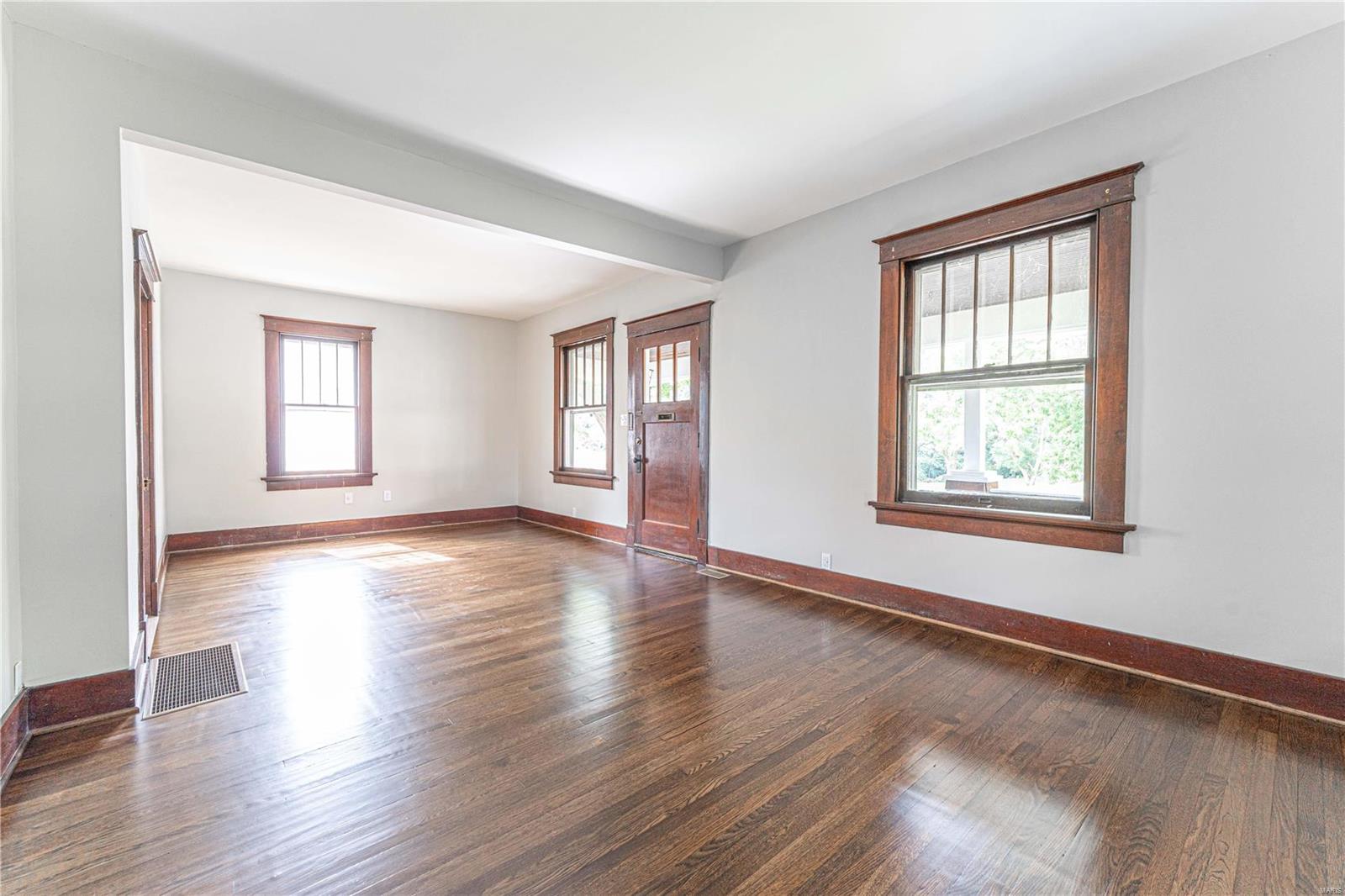 553 West 2nd Street Washington, MO 63090 - Photo 5 of 25