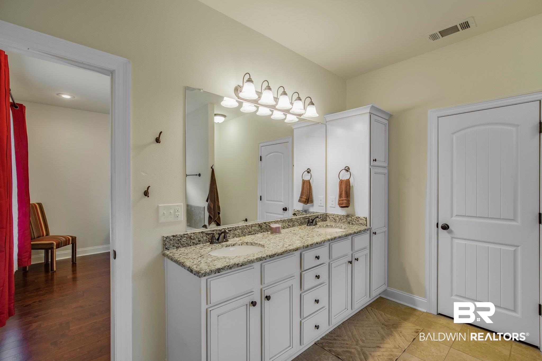 589 Turquoise Drive Fairhope, AL 36532 - Photo 17 of 34 Primary Bathroom