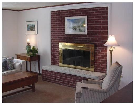 152 Old County Road Newcastle, ME 04553 - Photo 8 of 21 Living Room.