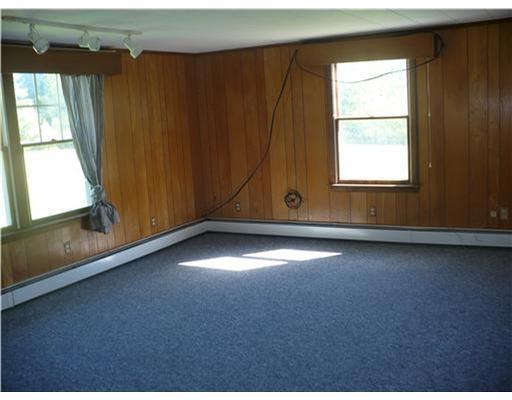 152 Old County Road Newcastle, ME 04553 - Photo 10 of 21 Den/Family/Great Room.