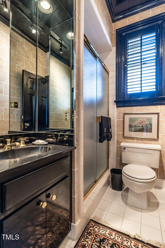 921 Vance Street Raleigh, NC 27608 - Photo 18 of 33 018-1280x960-powder-room