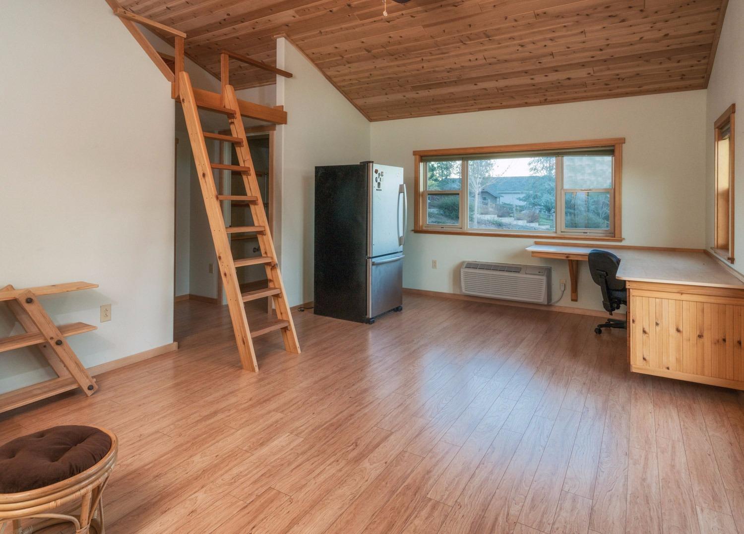 3910 Jonathan Way Central Point, OR 97502 - Photo 10 of 25 Additional Photo