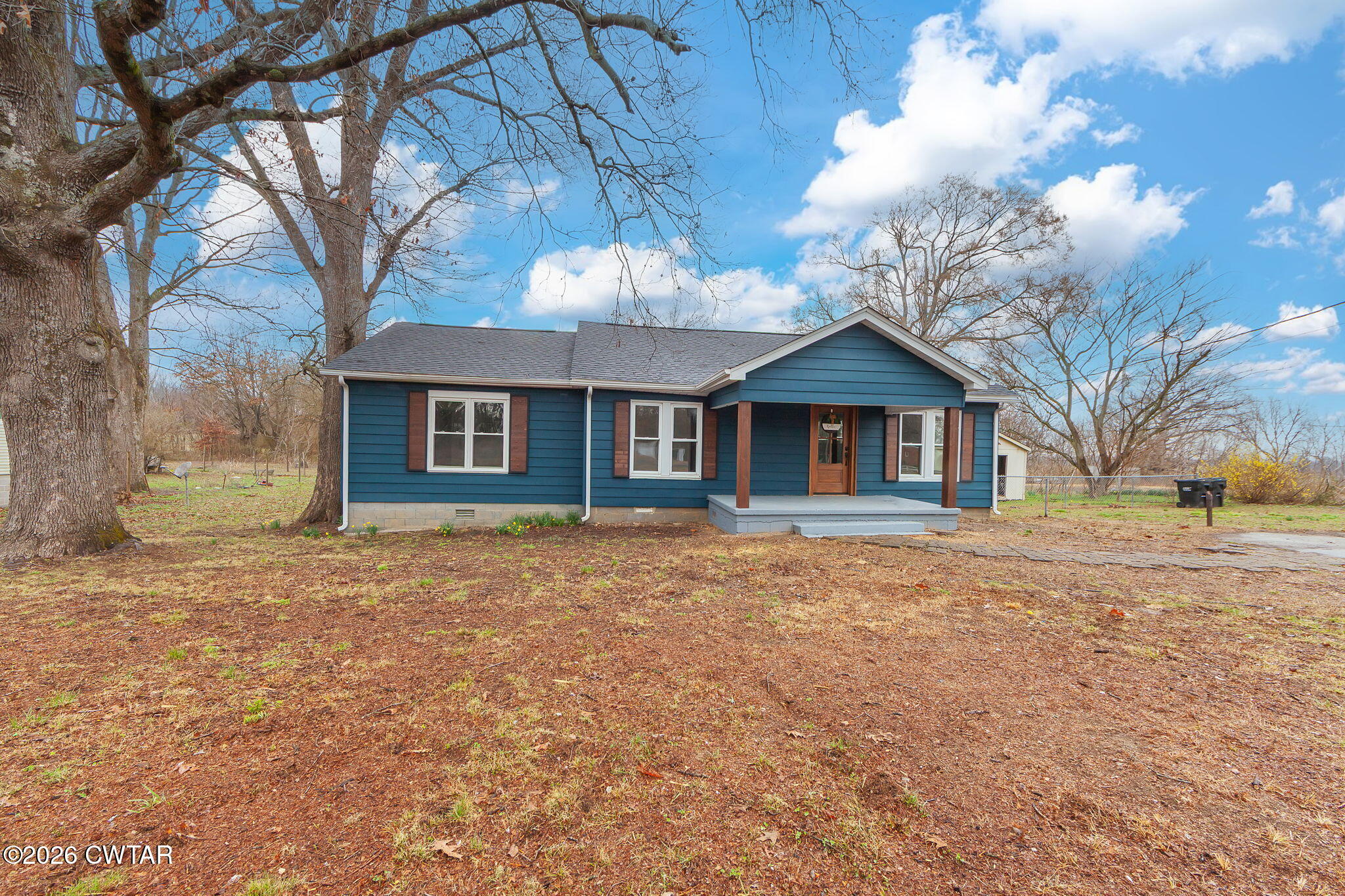 28 Mt Orange Road Trenton, TN 38382 - Photo 2 of 31 a view of a house with a yard
