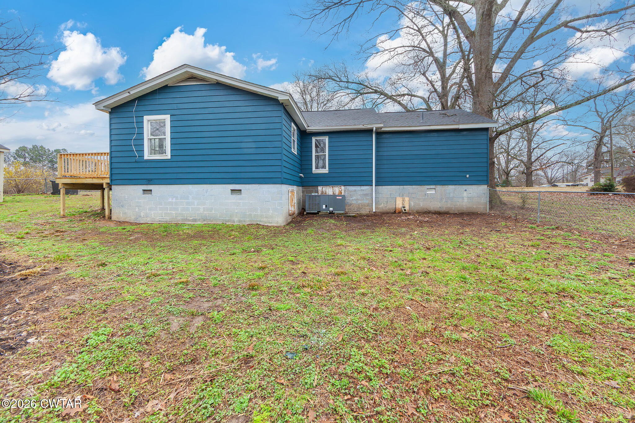 28 Mt Orange Road Trenton, TN 38382 - Photo 30 of 31 a view of a house with a yard
