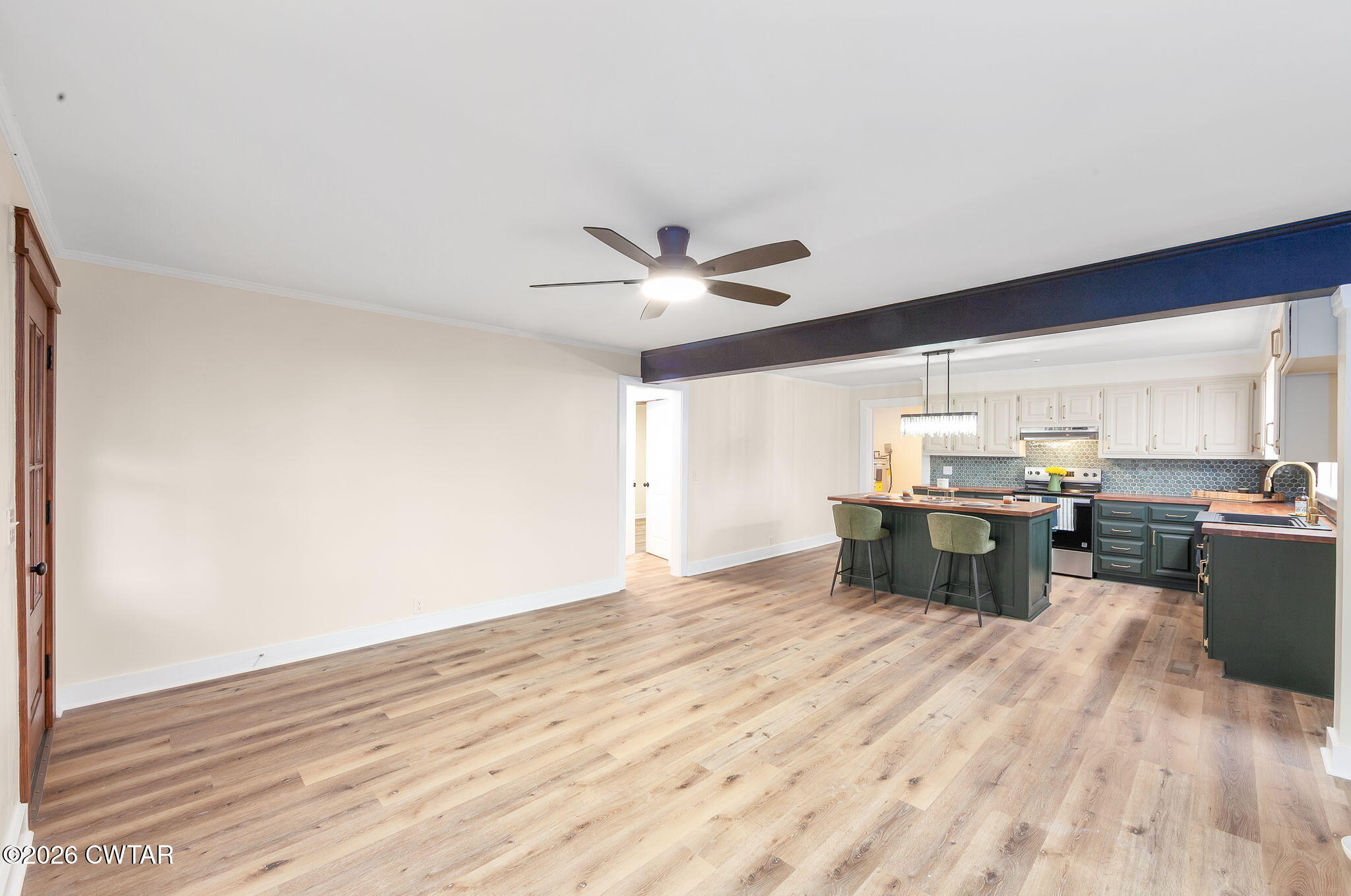 28 Mt Orange Road Trenton, TN 38382 - Photo 5 of 31 a view of kitchen with wooden floor