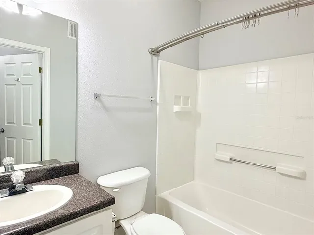 $1,700 | 4802 51st Street West, Unit 106, Bradenton, FL 34210