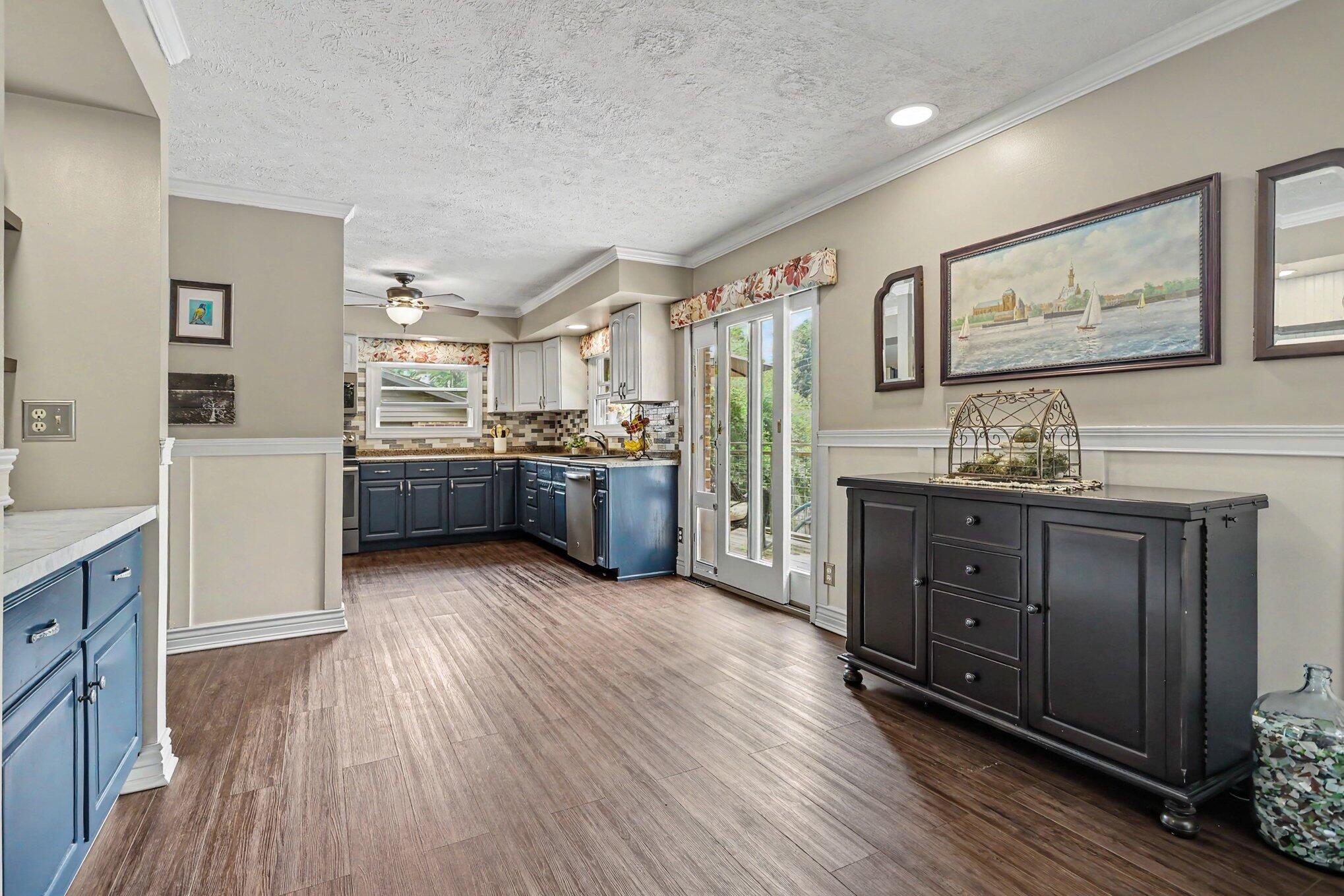 1556 Jasmine Road St. Joseph, MI 49085 - Photo 8 of 31 011_file_3569
