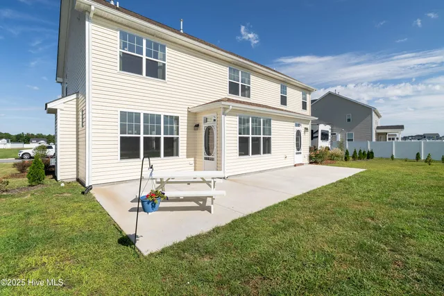 $585,000 | 300 Farmstead Loop, Moyock, NC 27958