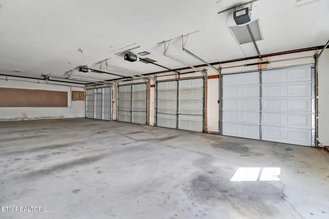 $449,900 | 3243 Highway 61, Luttrell, TN 37779