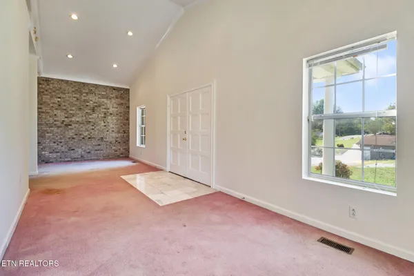 $449,900 | 3243 Highway 61, Luttrell, TN 37779