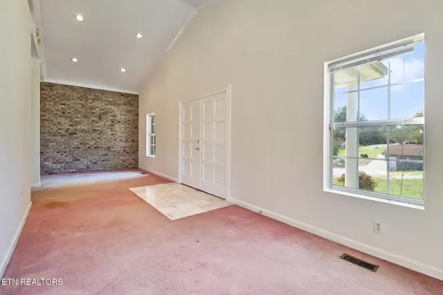 $449,900 | 3243 Highway 61, Luttrell, TN 37779