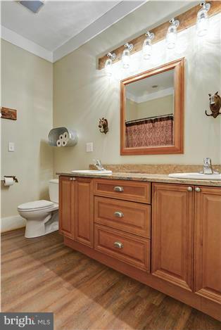 12328 Old Mill Road Midland, VA 22728 - Photo 22 of 30 Bath