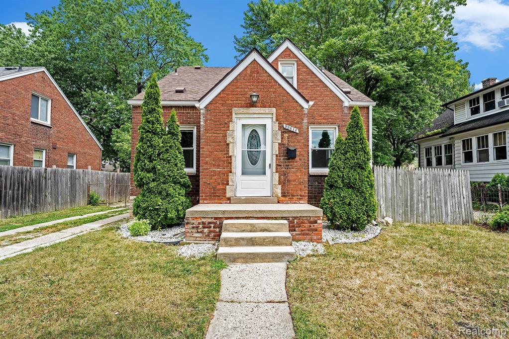 22614 Virginia Avenue Eastpointe, MI 48021 - Photo 1 of 18