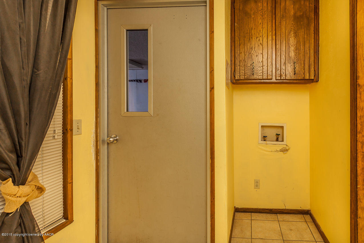 8202 Santa Fe Trail Amarillo, TX 79110 - Photo 19 of 23 Utility Room