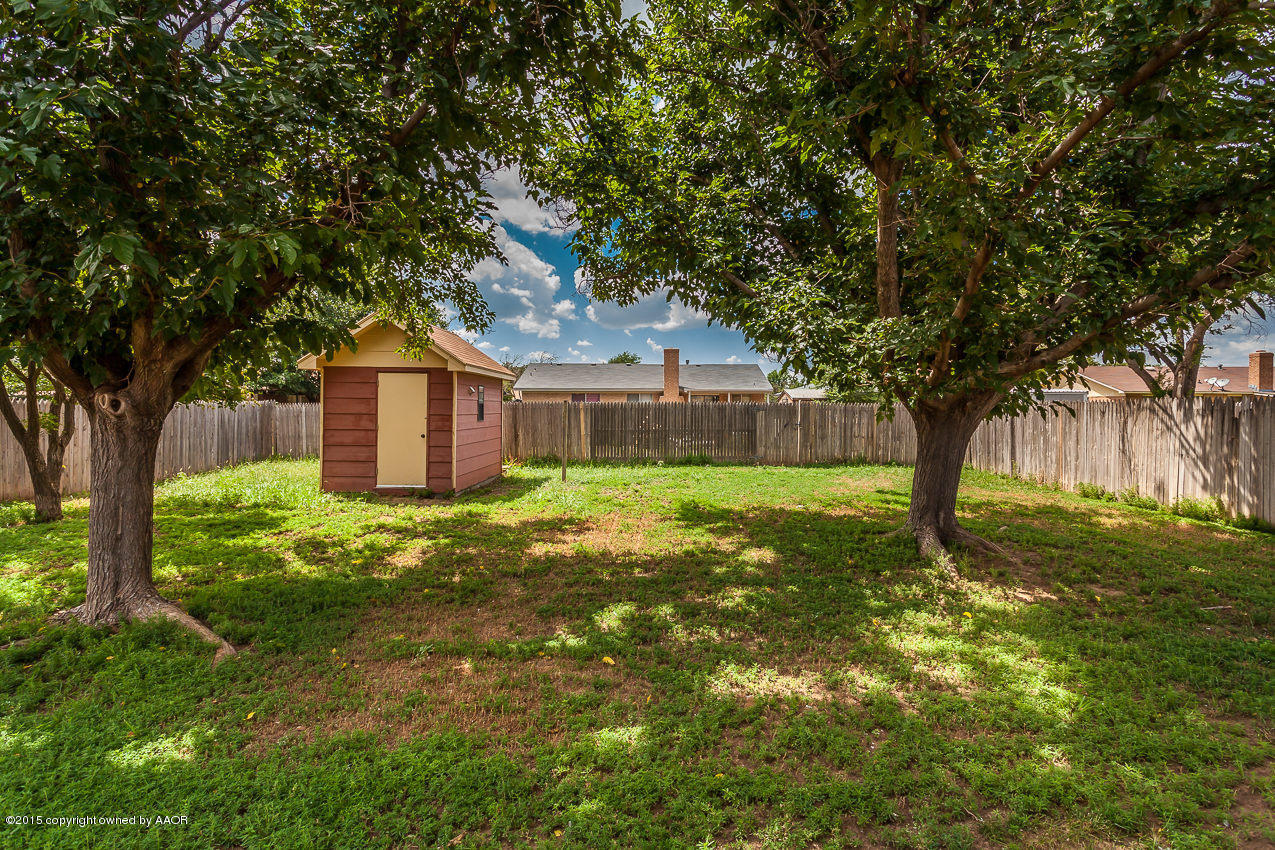8202 Santa Fe Trail Amarillo, TX 79110 - Photo 20 of 23 Backyard