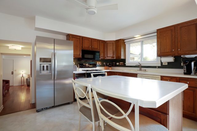 525 North Rohlwing Road Palatine, IL 60074 - Photo 12 of 38 Gallery Image 12