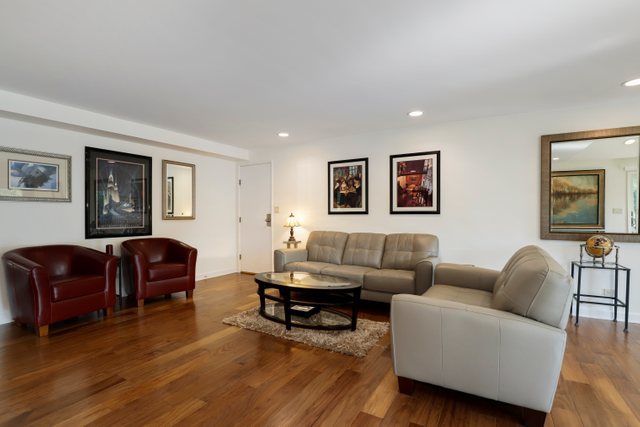 525 North Rohlwing Road Palatine, IL 60074 - Photo 15 of 38 Gallery Image 15