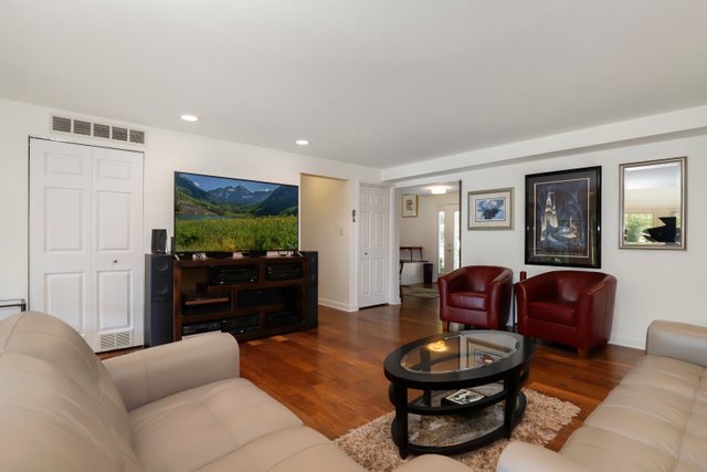 525 North Rohlwing Road Palatine, IL 60074 - Photo 19 of 38 Gallery Image 19