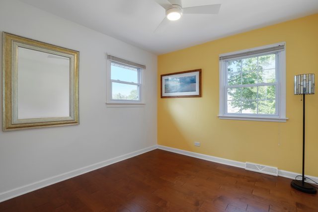 525 North Rohlwing Road Palatine, IL 60074 - Photo 25 of 38 Gallery Image 25