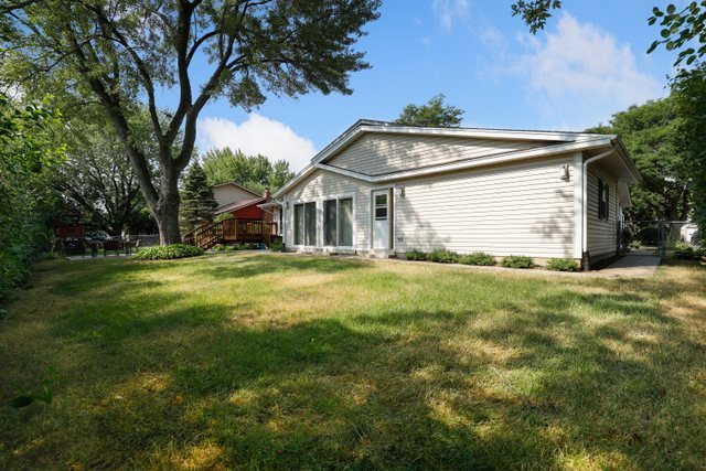 525 North Rohlwing Road Palatine, IL 60074 - Photo 37 of 38 Gallery Image 37