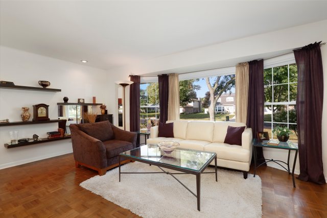 525 North Rohlwing Road Palatine, IL 60074 - Photo 5 of 38 Gallery Image 5